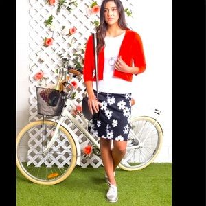 LOFT skirt, black,white pop flower skirt, size 8, knee length